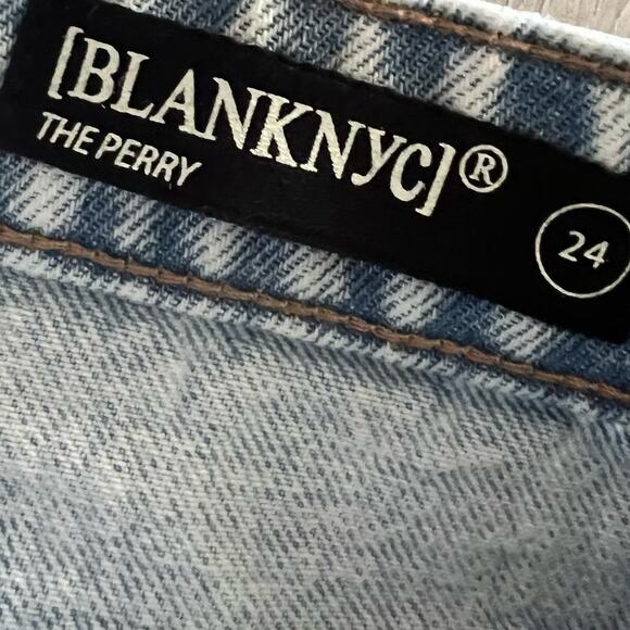 Blank NYC The Perry Mom Jean Shorts 24 Acid Stone Wash Cuffed Relaxed Denim New - Picture 8 of 9